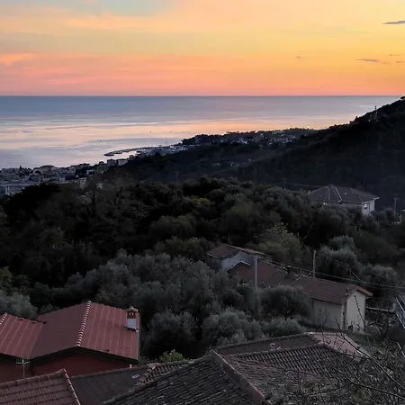 Holiday home Ca' Verdemare Varazze